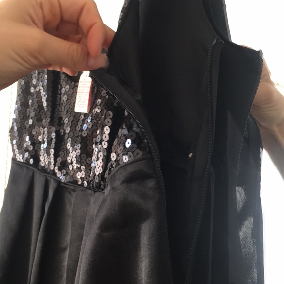 Candie’s Sequin Black Dress - Picture 4 of 5